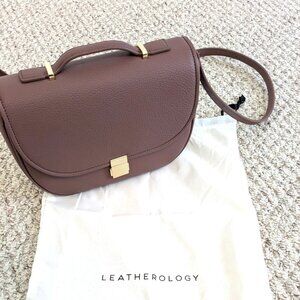 Leatherology Katy Medium Saddle Bag in Fig! Rare find! No initials!